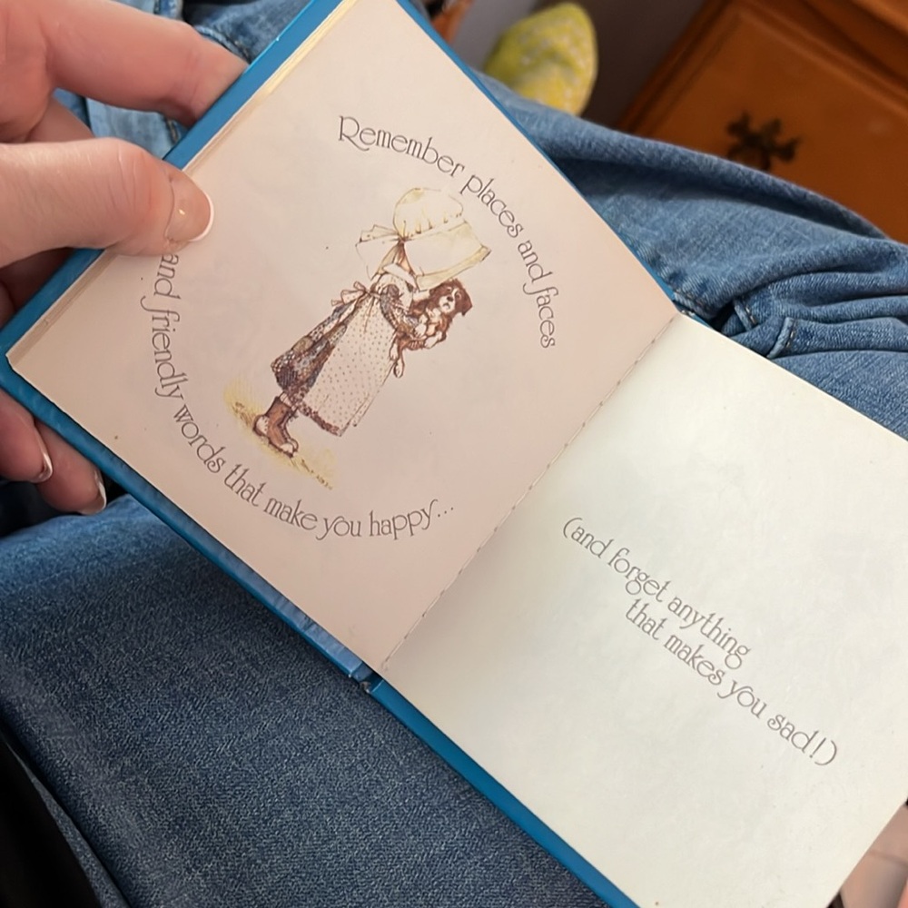 Holly Hobbie Birthday Book Hardcover by Gail Golladay American Greetings 1976 - Picture 10 of 11